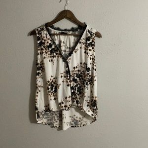 🔥PRICE DROP Crossover Floral Tank - worn once!